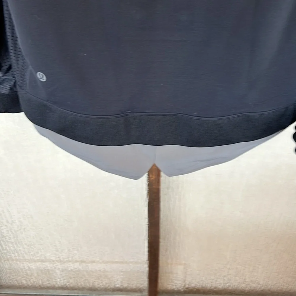 Men’s Lululemon LAB Tail Lite 1/2 Zip Pullover size Large